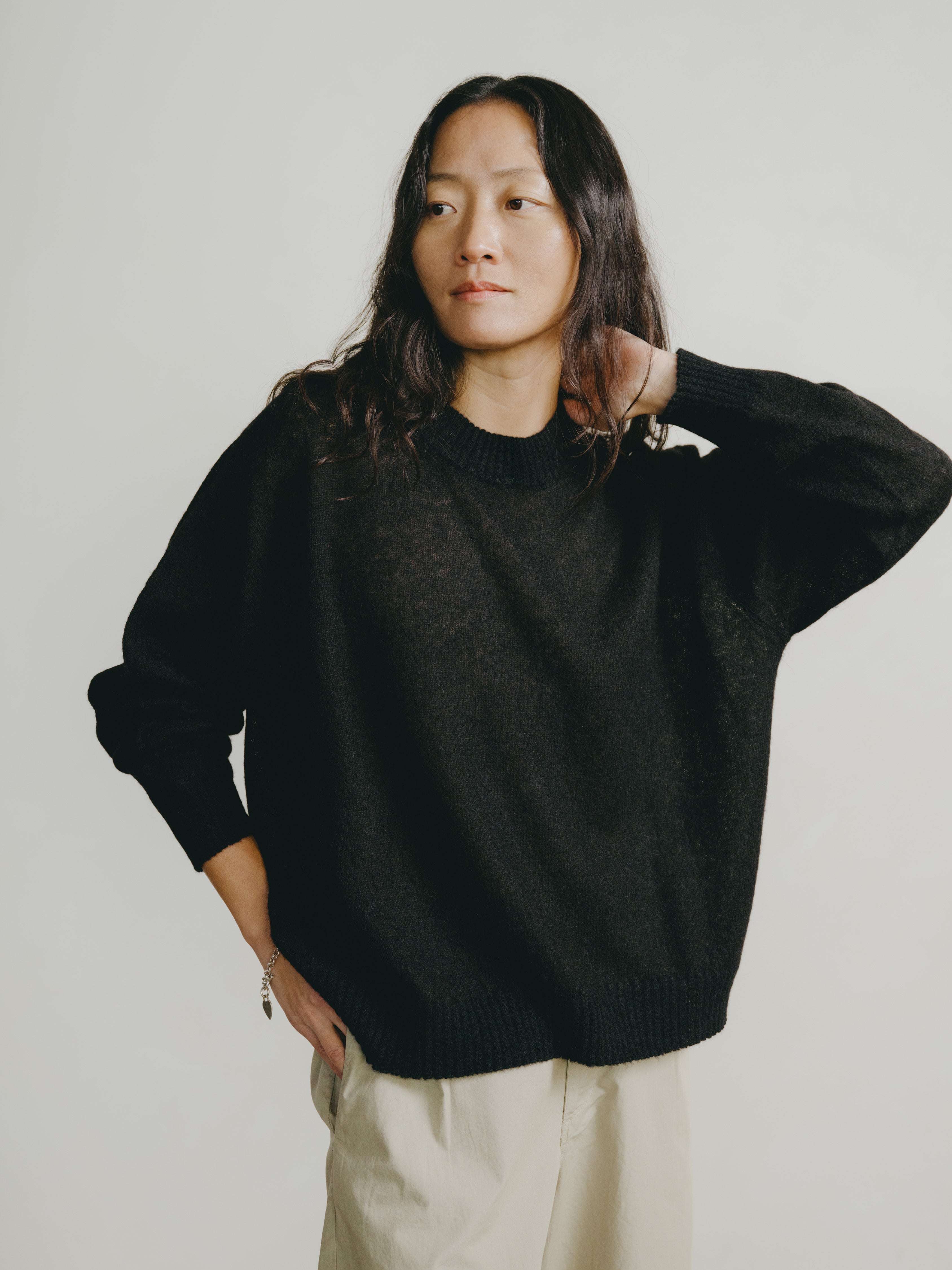 Chleo Crew, Sheer Alpaca Blend, Black