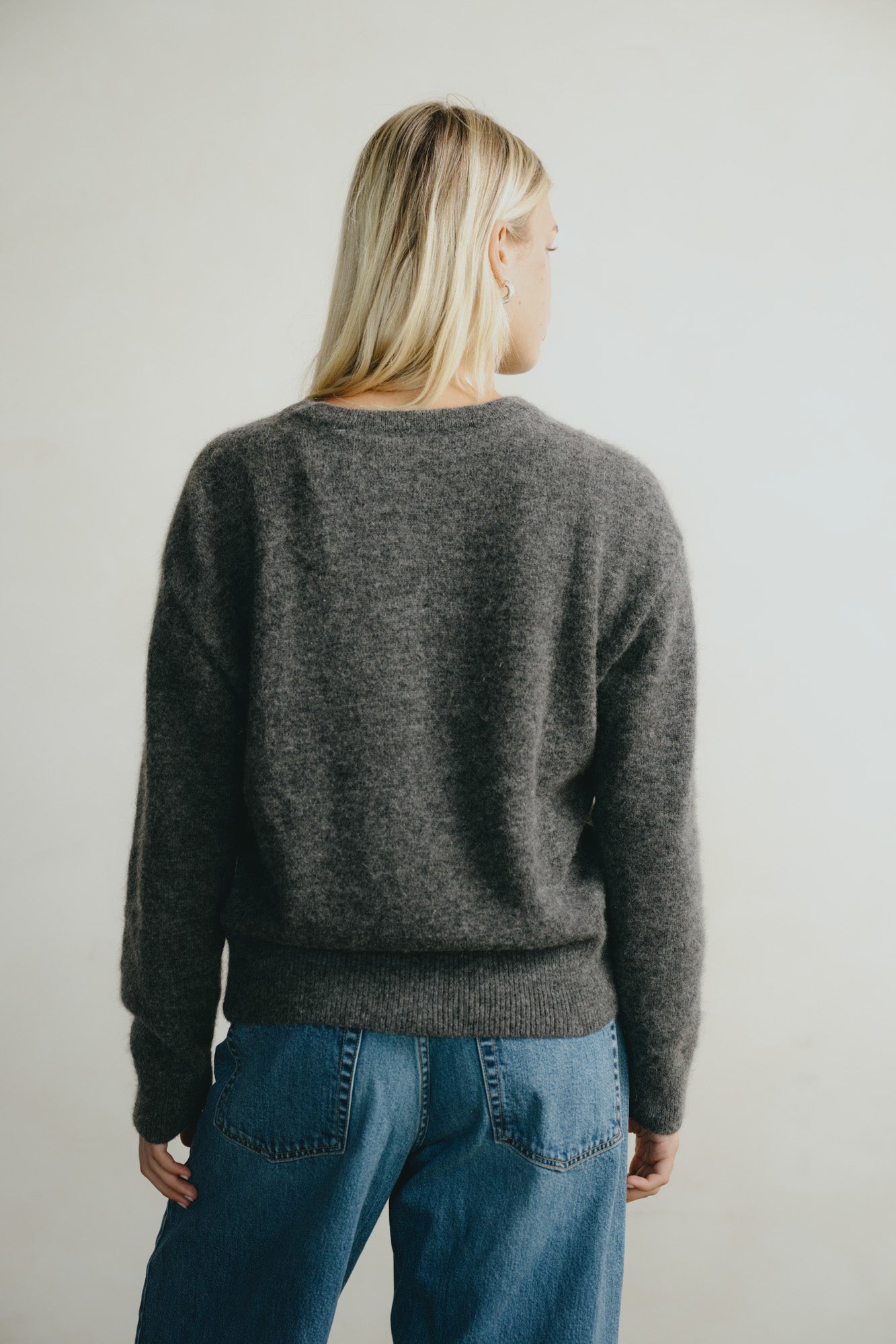 Alejo V-Neck, Midweight Alpaca Blend, Dark Grey