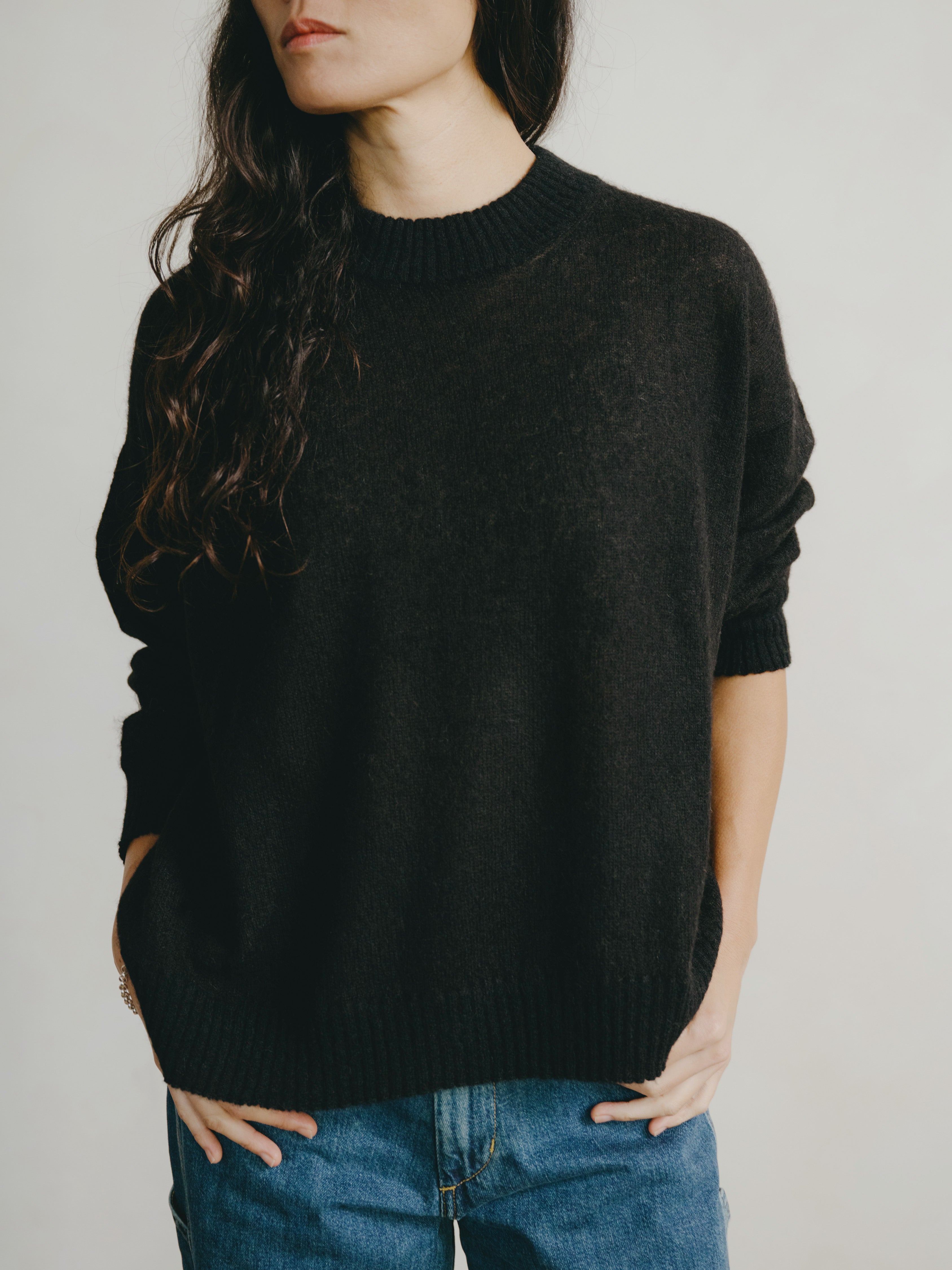 Chleo Crew, Sheer Alpaca Blend, Black