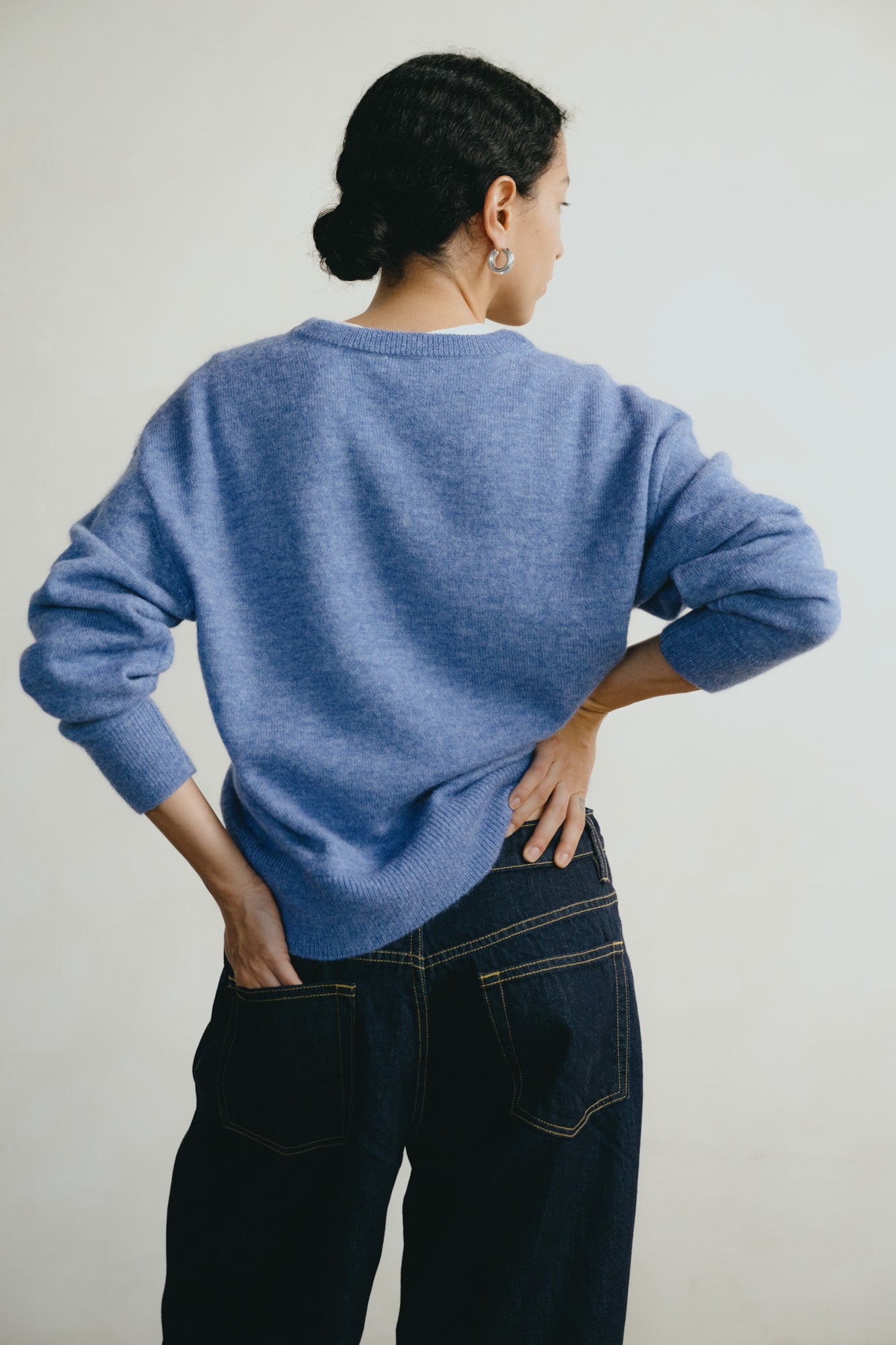 Alejo V-Neck, Midweight Alpaca Blend, Cornflower