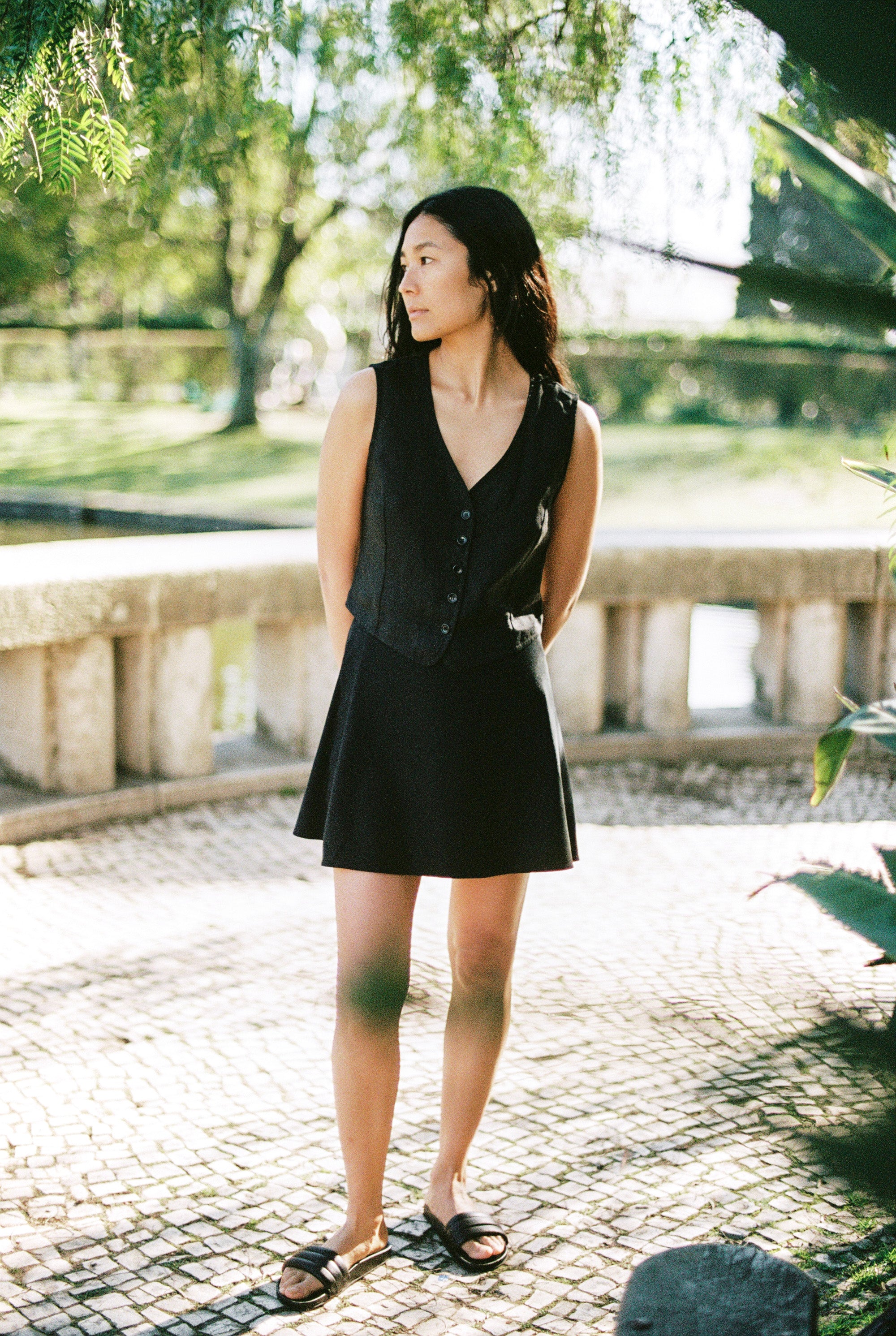 (Imperfect) River Vest, Laundered Linen, Black