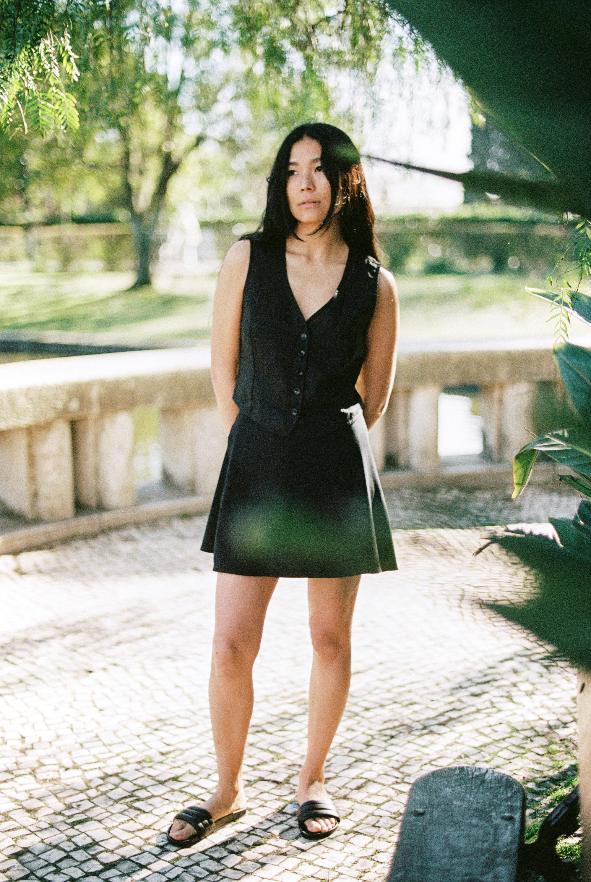 (Imperfect) River Vest, Laundered Linen, Black